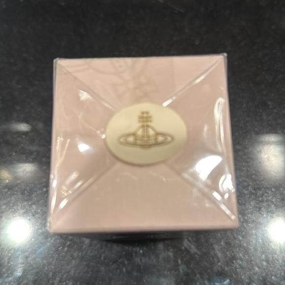NIB Vivienne Westwood  Boudoir Eau de Parfum 
1.0 oz  natural spray - Picture 4 of 6